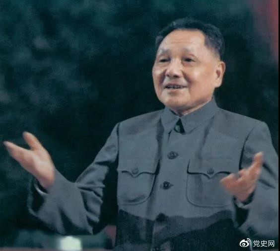 在1978年2月24日至3月8日召開的全國政協(xié)五屆一次會議上，鄧小平當(dāng)選為全國政協(xié)主席。
