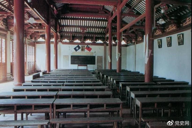 1926年3月，毛澤東任第六屆農(nóng)民運動講習所所長。圖為廣州農(nóng)民運動講習所課堂。