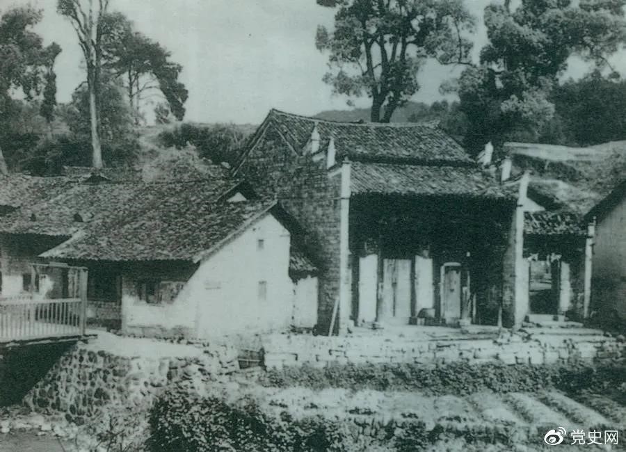 1928年5月20日，毛澤東主持召開中共湘贛邊界第一次代表大會。圖為會址——茅坪謝氏慎公祠。