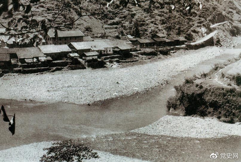 　　1935年6月26日，中共中央政治局在四川懋功兩河口召開會議。會議決定紅軍北上創(chuàng)造川陜甘根據(jù)地。圖為兩河口。